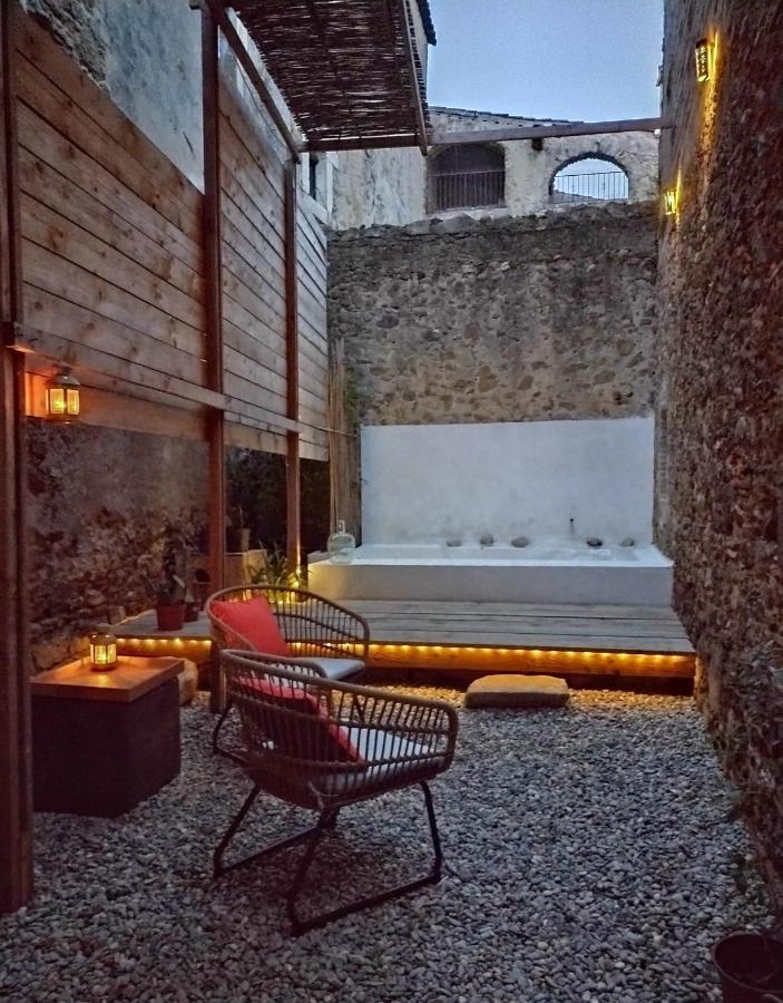 Can Tando Restored Catalan Old Barn To Enjoy Peaceful Rural Simplicity Sant Jordi Desvalls Экстерьер фото